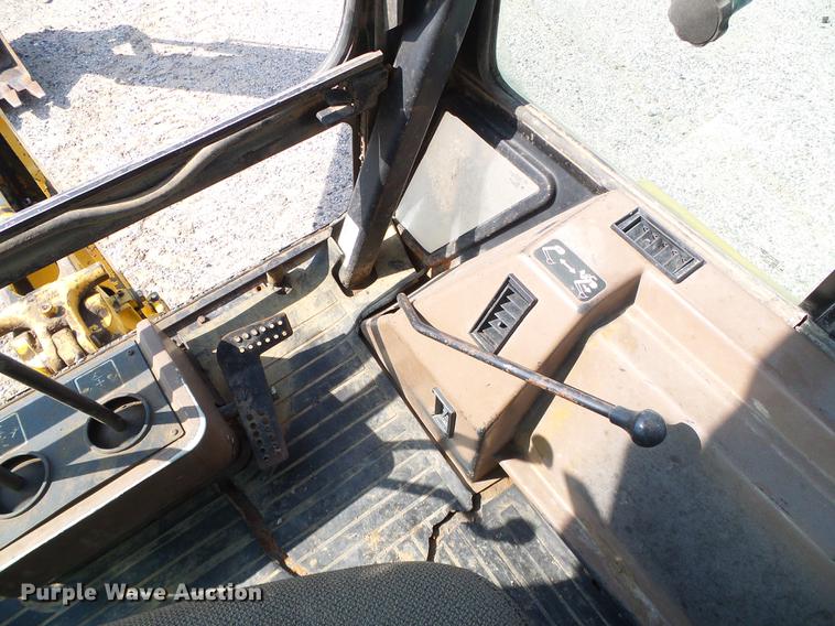 image for item DD5843 1996 John Deere 310D backhoe