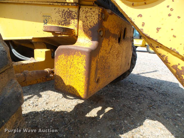 image for item DD5843 1996 John Deere 310D backhoe