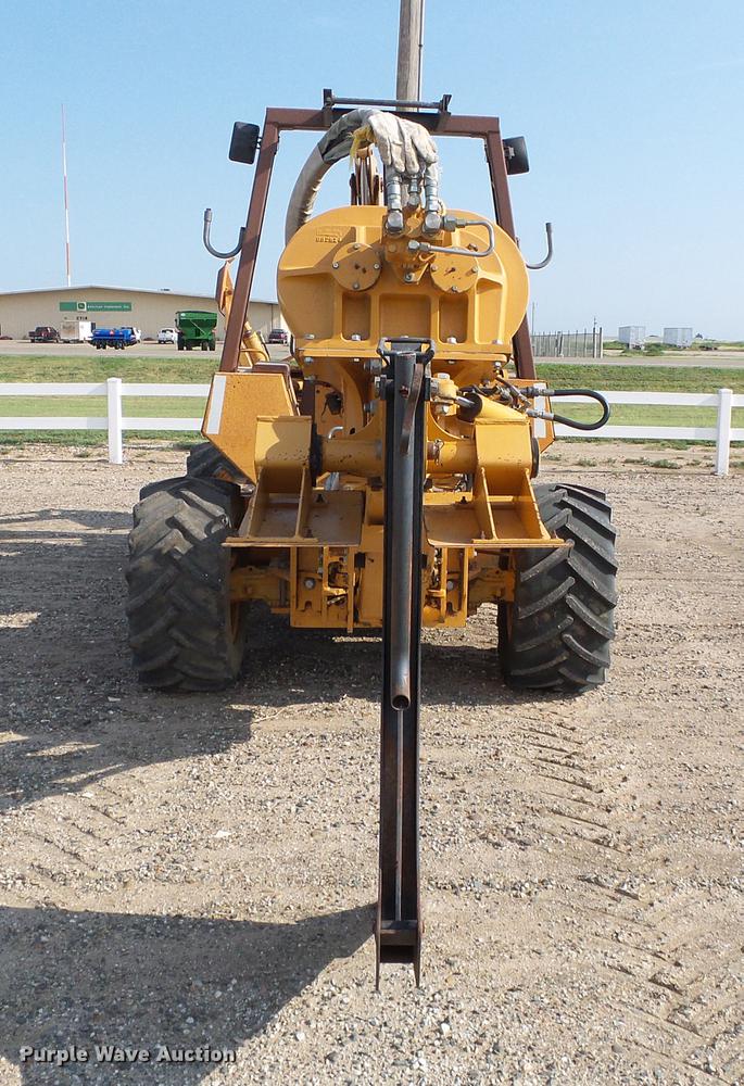 image for item DD5846 1994 Case 860 vibratory cable plow