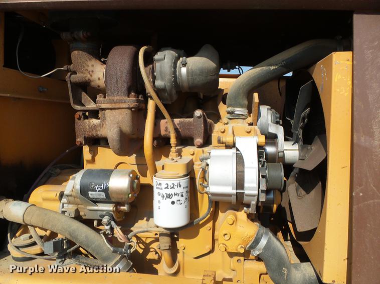 image for item DD5846 1994 Case 860 vibratory cable plow