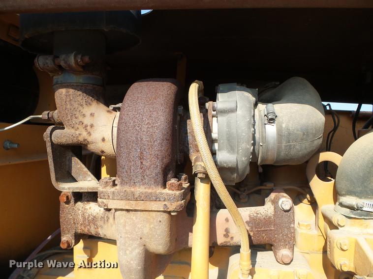 image for item DD5846 1994 Case 860 vibratory cable plow