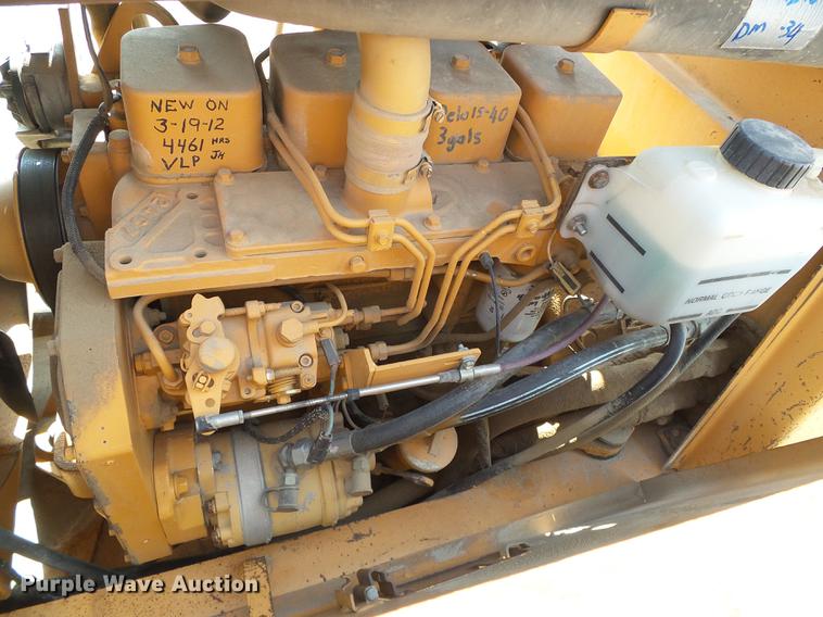 image for item DD5846 1994 Case 860 vibratory cable plow