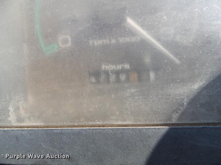 image for item DD5846 1994 Case 860 vibratory cable plow