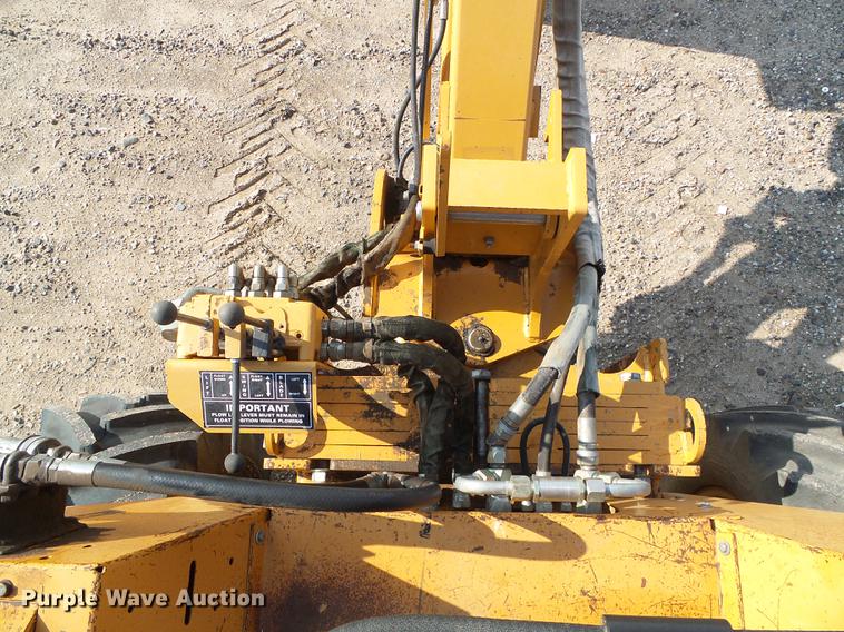 image for item DD5846 1994 Case 860 vibratory cable plow