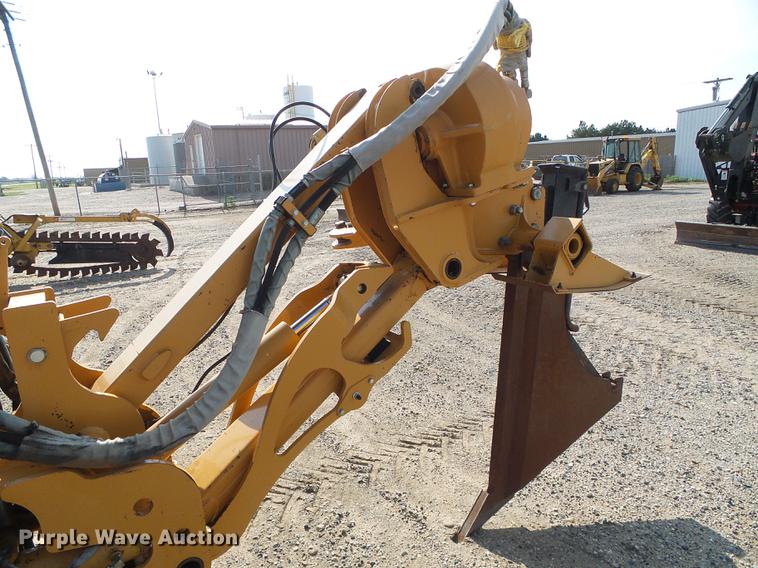 image for item DD5846 1994 Case 860 vibratory cable plow