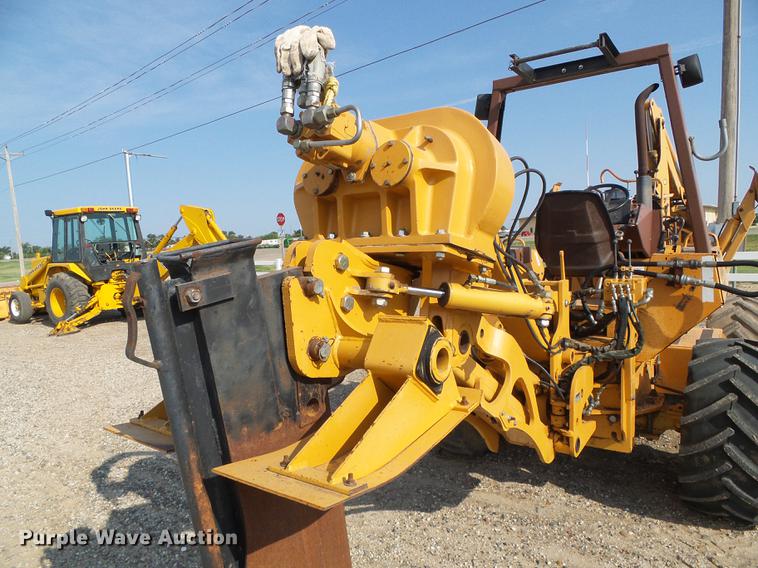 image for item DD5846 1994 Case 860 vibratory cable plow