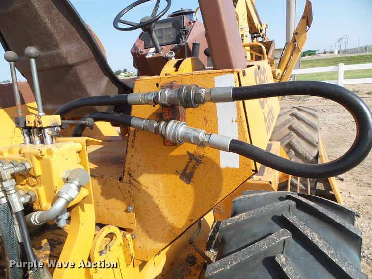image for item DD5846 1994 Case 860 vibratory cable plow