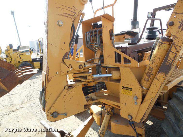 image for item DD5846 1994 Case 860 vibratory cable plow