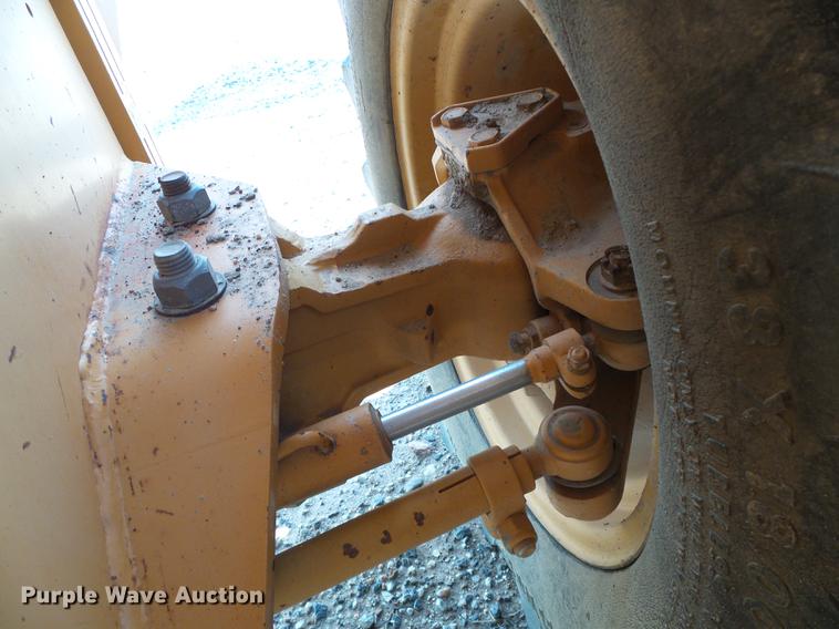 image for item DD5846 1994 Case 860 vibratory cable plow