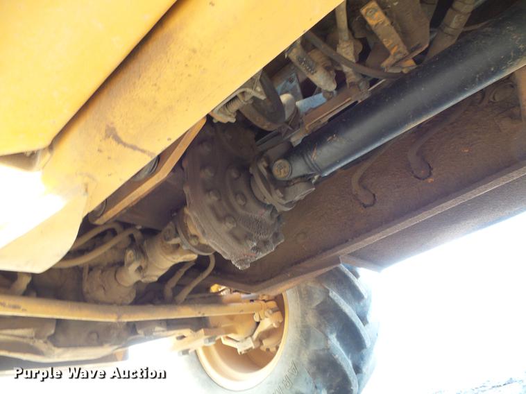 image for item DD5846 1994 Case 860 vibratory cable plow