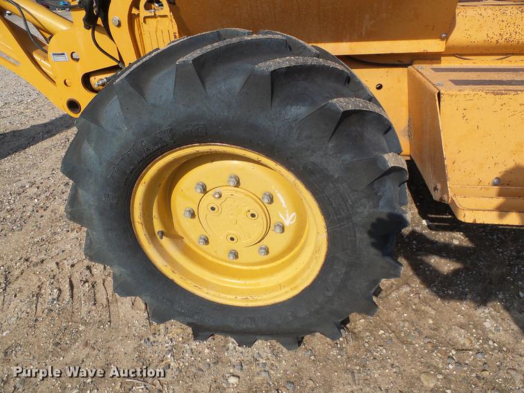 image for item DD5846 1994 Case 860 vibratory cable plow