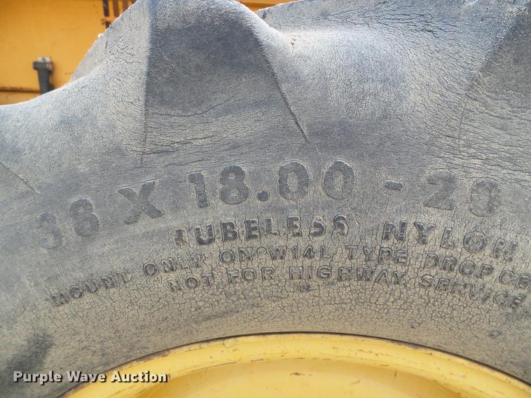 image for item DD5846 1994 Case 860 vibratory cable plow