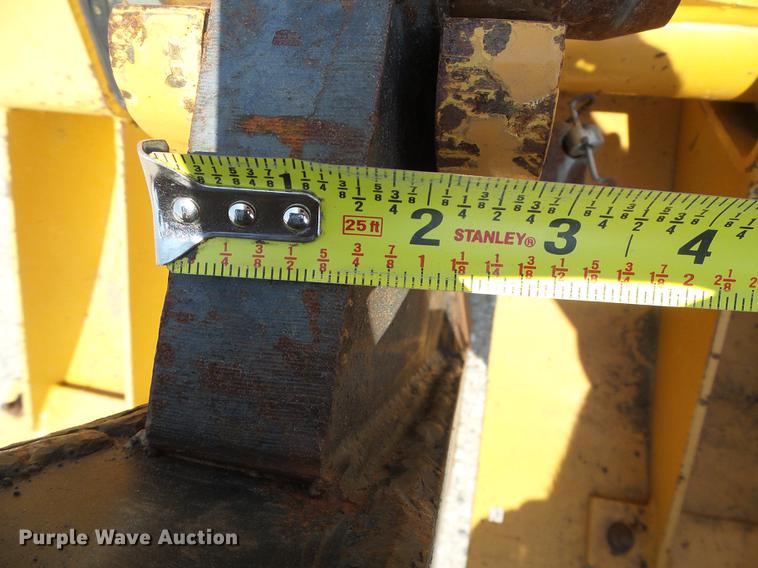 image for item DD5846 1994 Case 860 vibratory cable plow