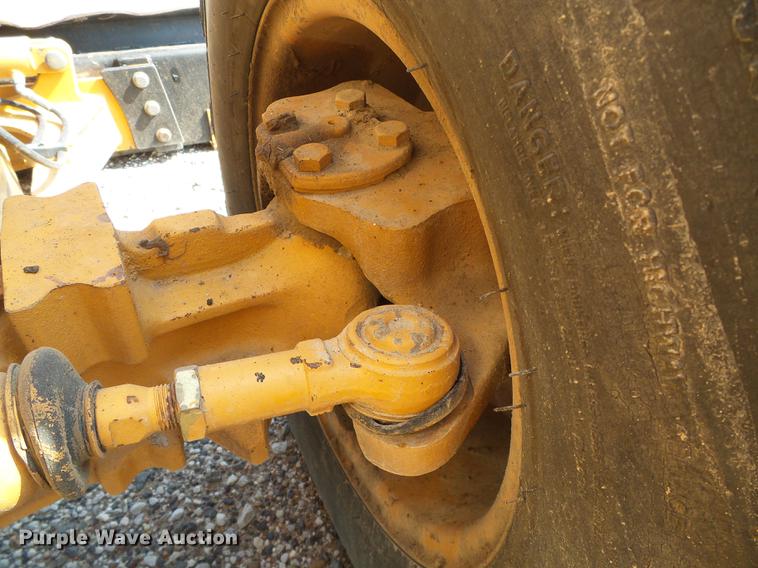 image for item DD5847 2002 Astec RT660 trencher