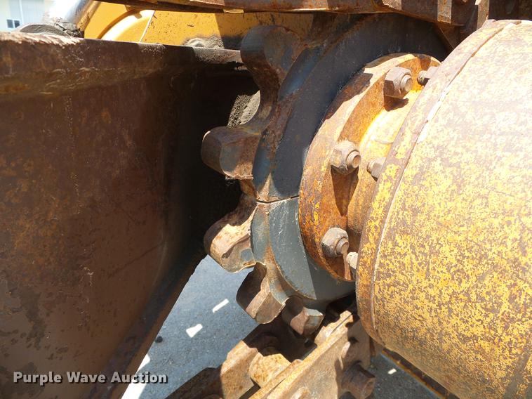 image for item DD5850 Case H939301 trencher