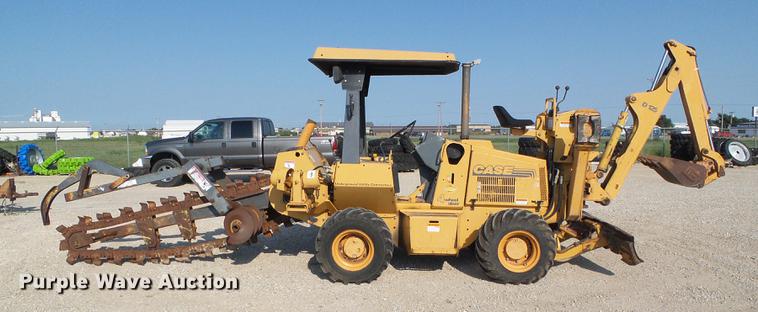 image for item DD5854 1999 Case 660 trencher