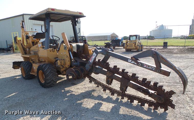 image for item DD5854 1999 Case 660 trencher