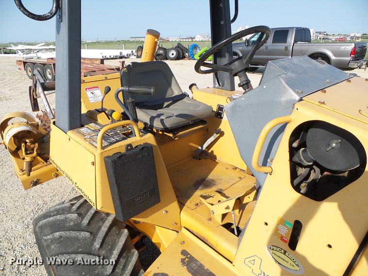 image for item DD5854 1999 Case 660 trencher