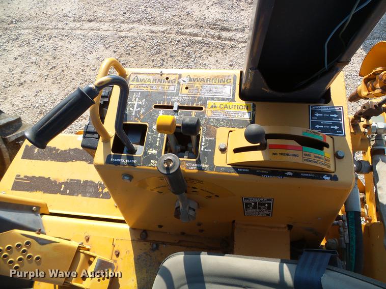 image for item DD5854 1999 Case 660 trencher