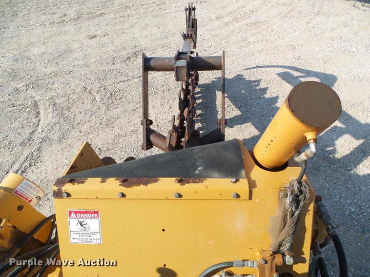 image for item DD5854 1999 Case 660 trencher