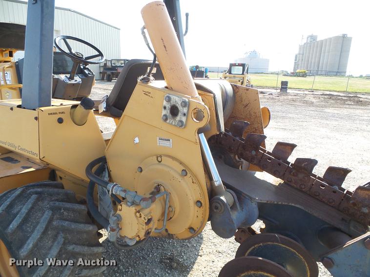 image for item DD5854 1999 Case 660 trencher