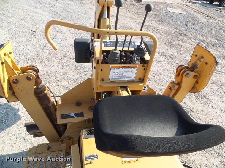 image for item DD5854 1999 Case 660 trencher