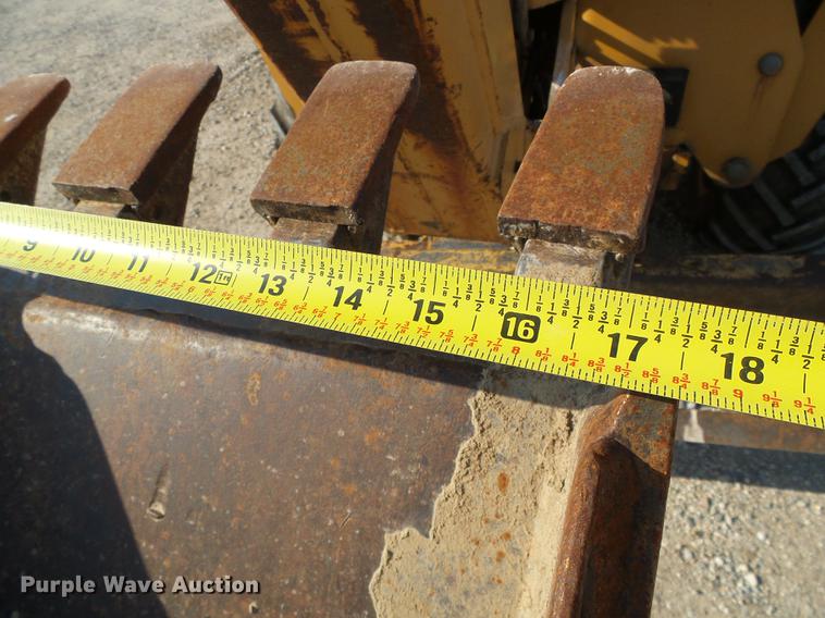 image for item DD5854 1999 Case 660 trencher