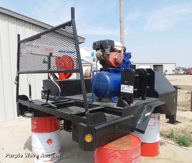 image for item DD5871 Flatbed with crane