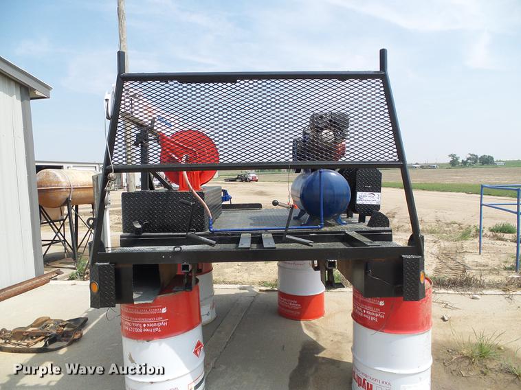 image for item DD5871 Flatbed with crane