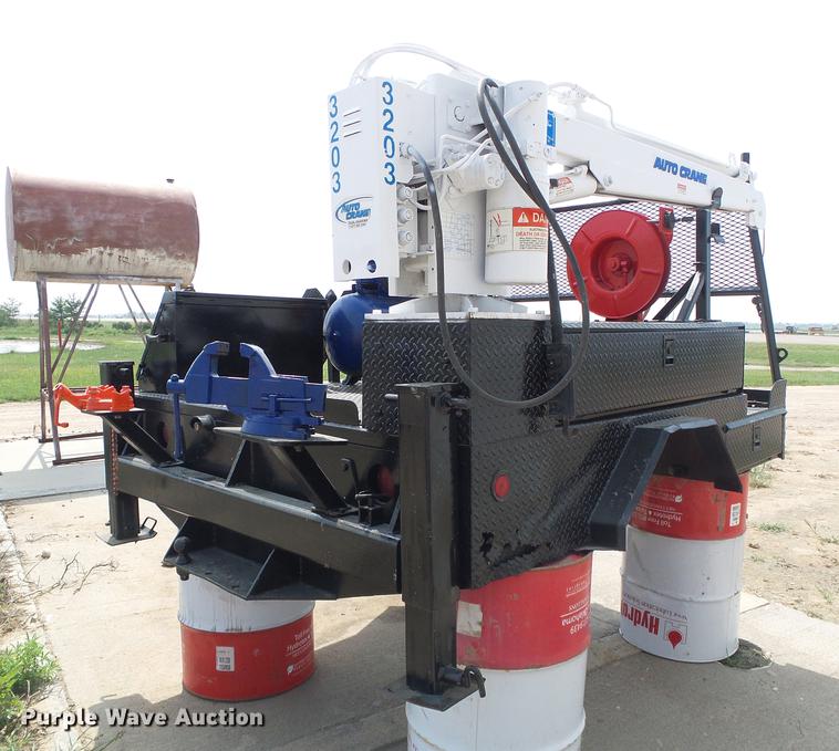 image for item DD5871 Flatbed with crane