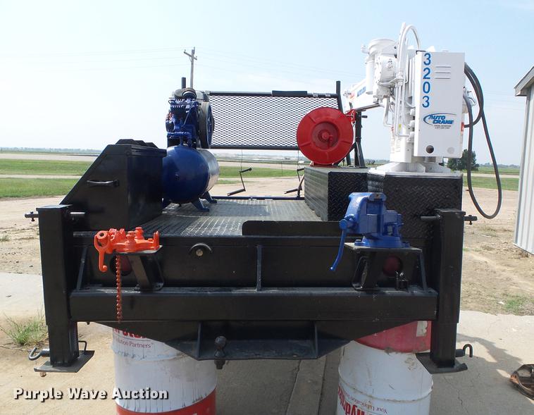 image for item DD5871 Flatbed with crane