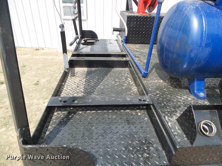 image for item DD5871 Flatbed with crane