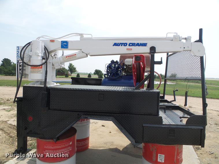 image for item DD5871 Flatbed with crane