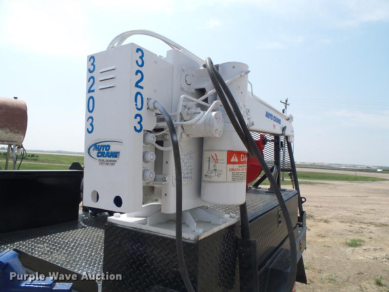 image for item DD5871 Flatbed with crane