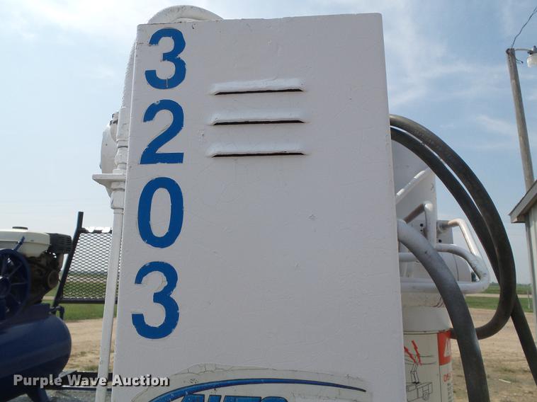 image for item DD5871 Flatbed with crane