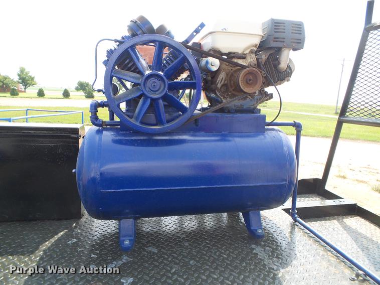 image for item DD5871 Flatbed with crane