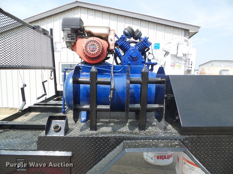 image for item DD5871 Flatbed with crane