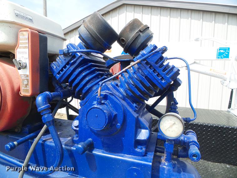 image for item DD5871 Flatbed with crane