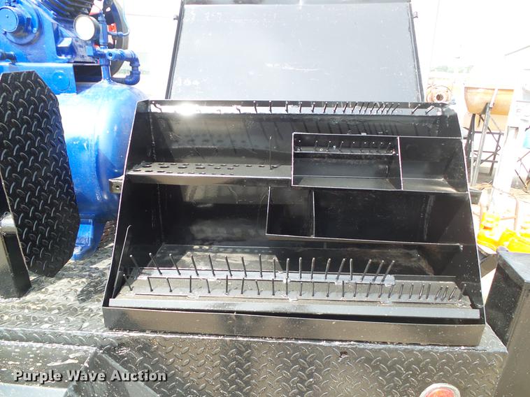 image for item DD5871 Flatbed with crane