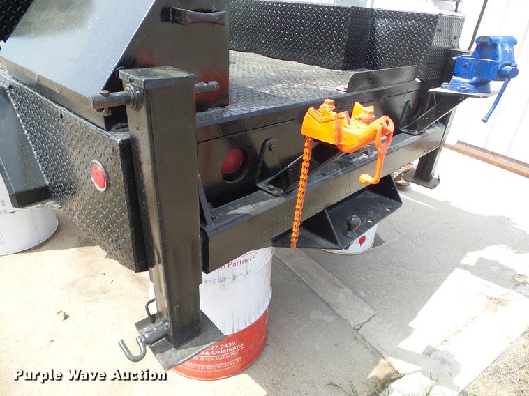 image for item DD5871 Flatbed with crane