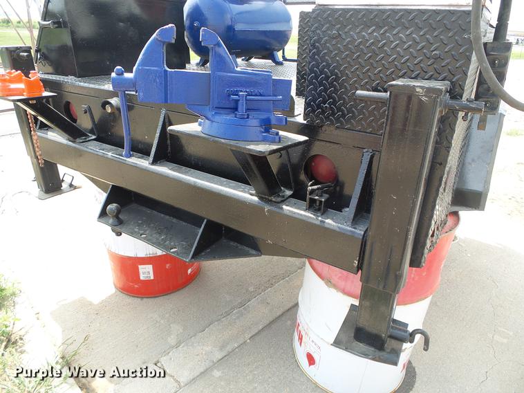 image for item DD5871 Flatbed with crane