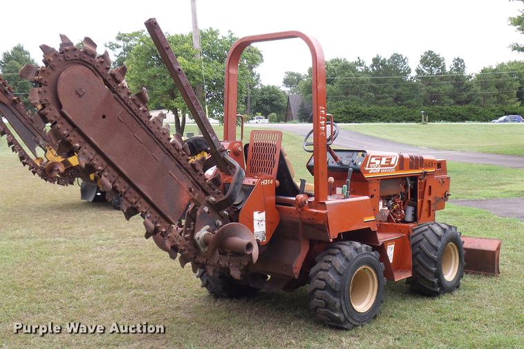 image for item DD5922 2000 Ditch Witch 3700DD trencher