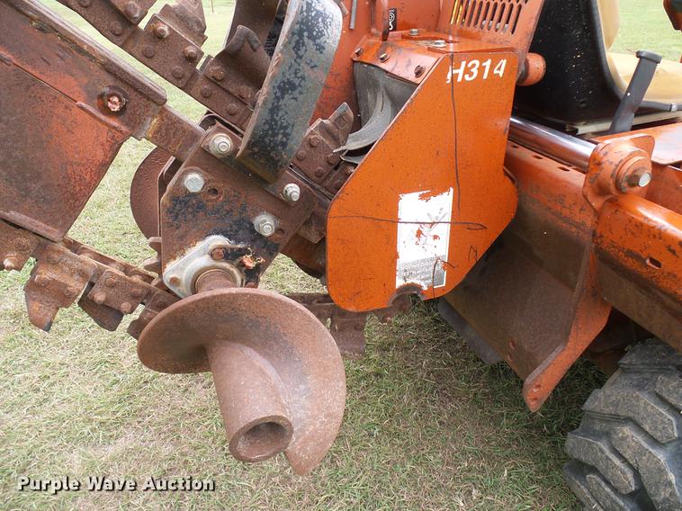 image for item DD5922 2000 Ditch Witch 3700DD trencher