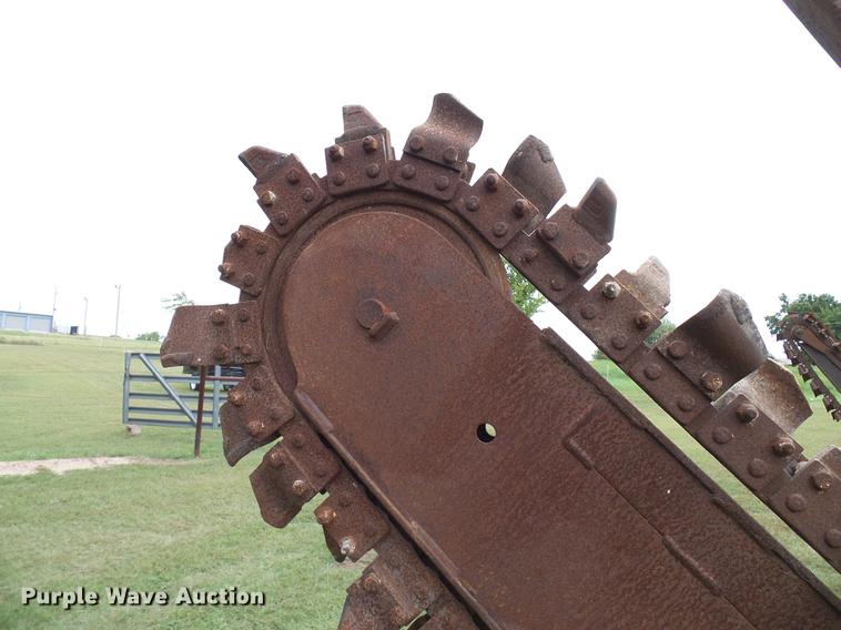 image for item DD5922 2000 Ditch Witch 3700DD trencher