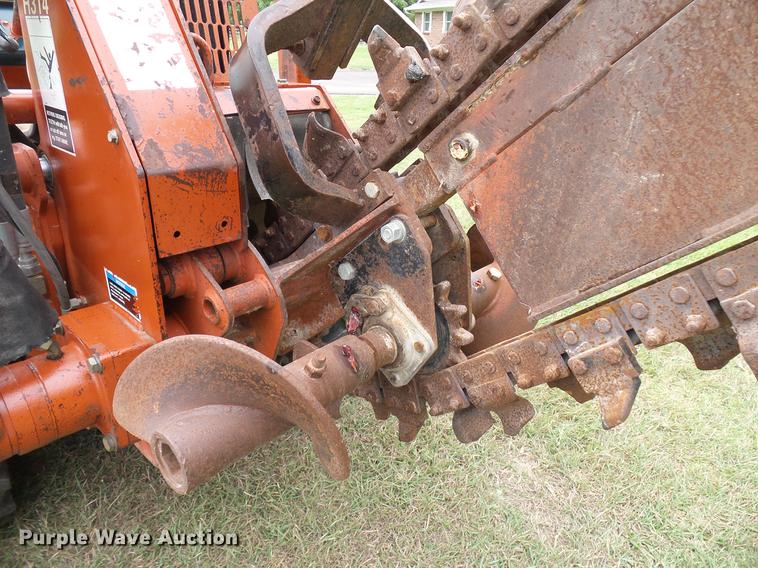 image for item DD5922 2000 Ditch Witch 3700DD trencher