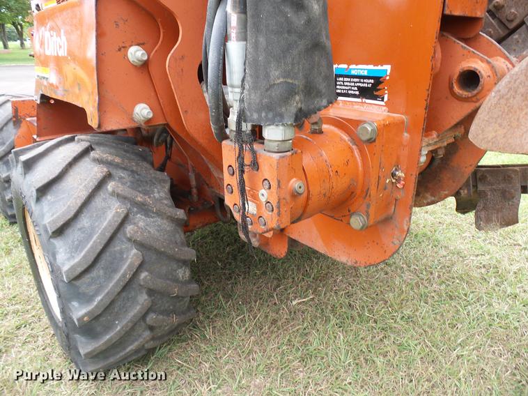 image for item DD5922 2000 Ditch Witch 3700DD trencher