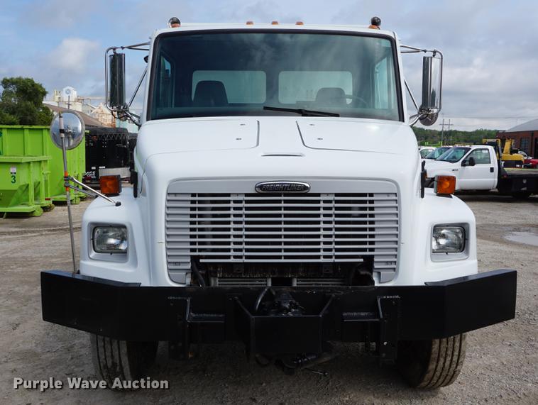 image for item DD6473 2003 Freightliner FL80 dump truck