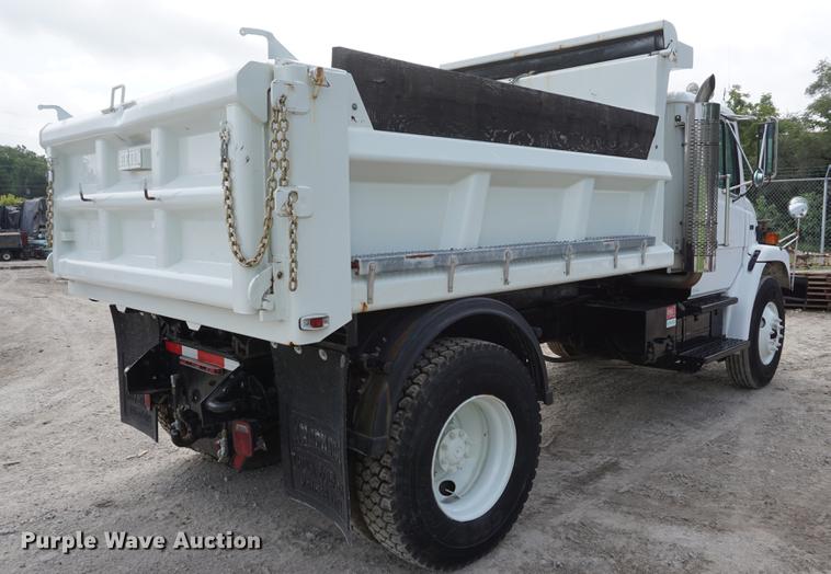 image for item DD6473 2003 Freightliner FL80 dump truck