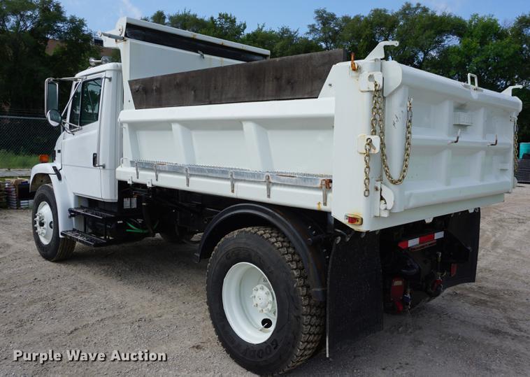 image for item DD6473 2003 Freightliner FL80 dump truck