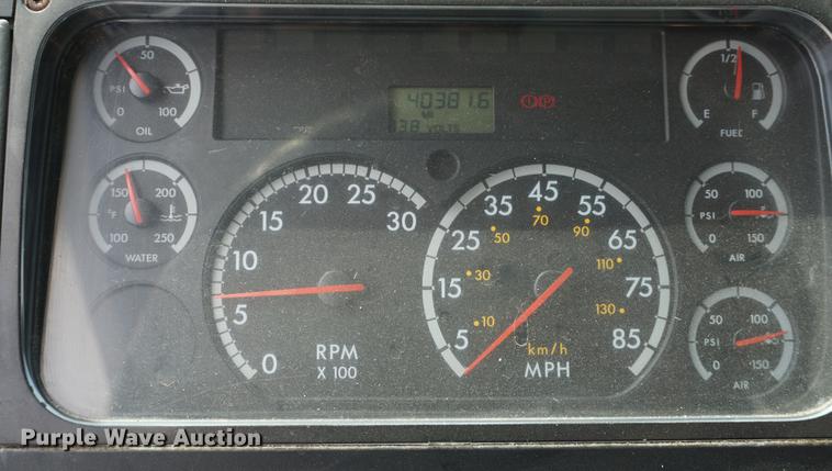 image for item DD6473 2003 Freightliner FL80 dump truck